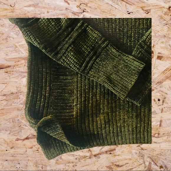 Pleione Sweater - Picture 3 of 4